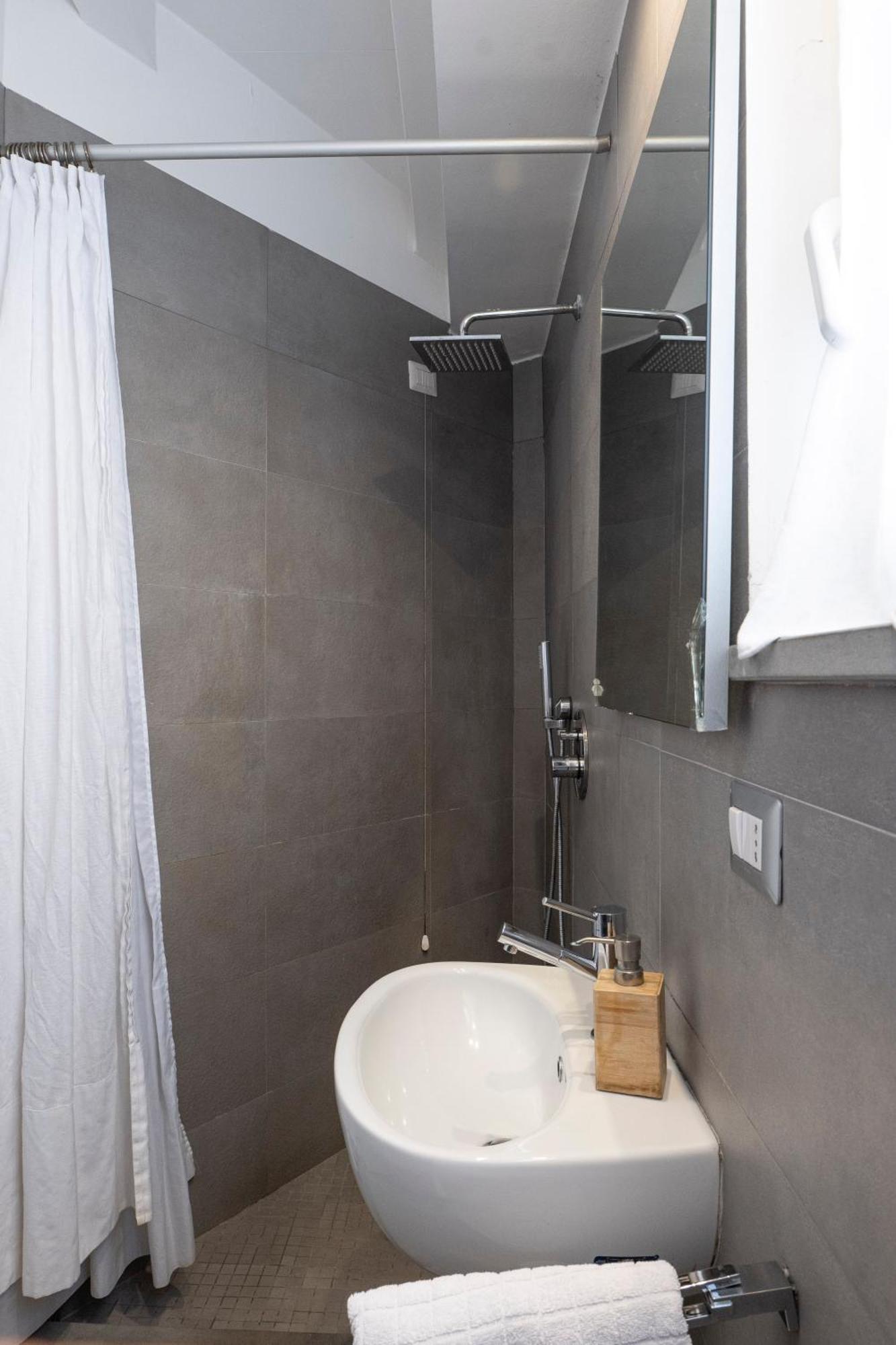 Dream Garden Center On Subway 10 Guest Apartment