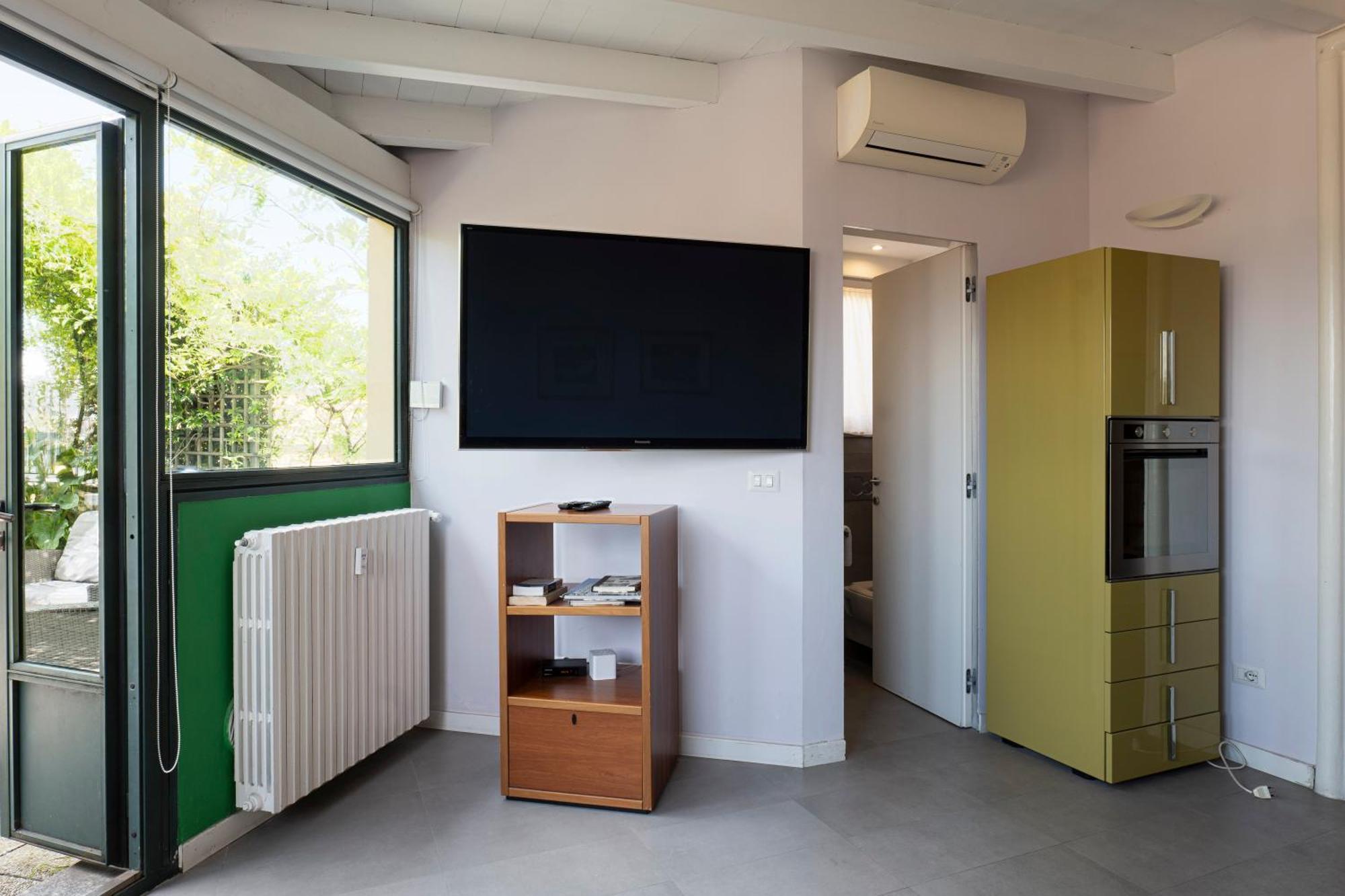 Dream Garden Center On Subway 10 Guest Apartment