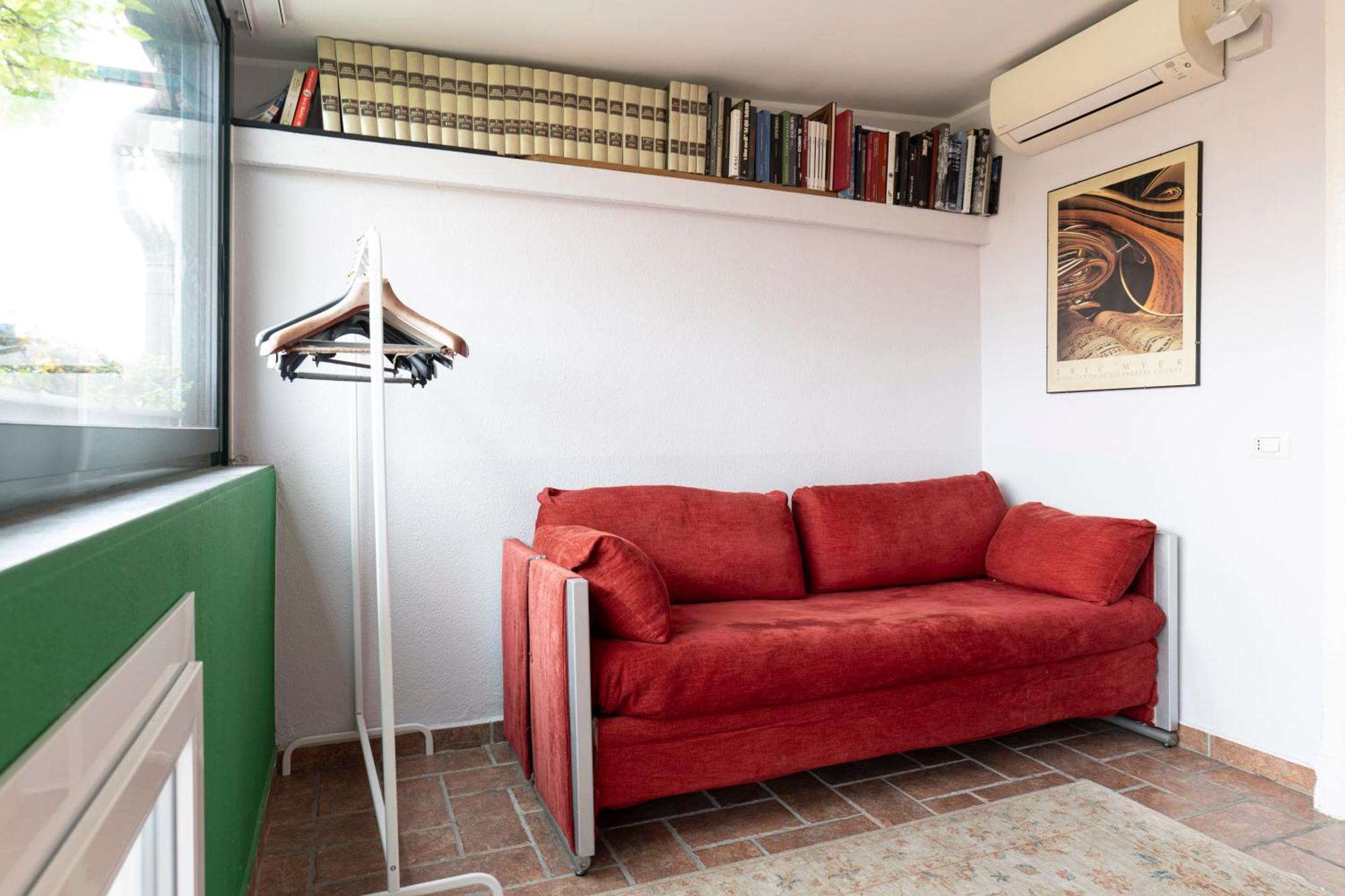 Dream Garden Center On Subway 10 Guest Apartment *